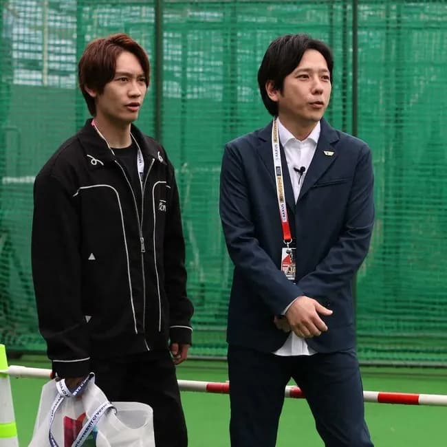 【侍ジャパン】「二宮さーん!」大スターの姿にファン騒然 「スペシャルサポーター」大歓声受けブルペンへ