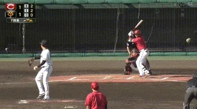 【巨人対広島練習試合】巨人・石川が危険球退場 広島・久保は倒れ込み動けず→担架で搬送、場内騒然
