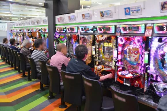 【急募】パチンコで5万円負けってどのくらいやばい?wwwwwwwwwwwwwwww