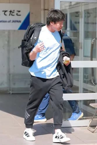 【悲報】左内腹斜筋肉離れのヤクルト山田哲人(33)さん、7年40億がまだ残り2年もある