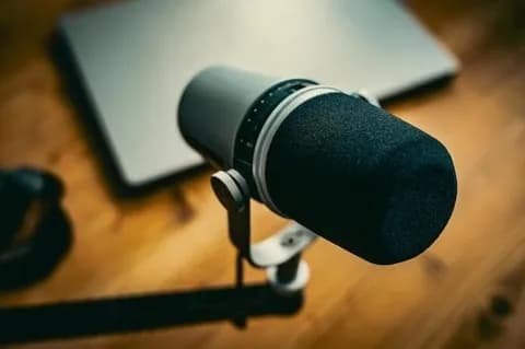 『ラジオ』とかいう気持ち悪い捻くれたオッサンしか聴いてないメディアwwwww