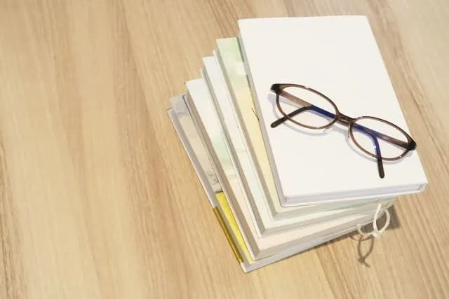 週に3冊以上新書読んでない奴って人生楽しいん?