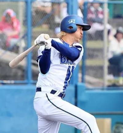 DeNA三森、センターでレギュラー争いか!?