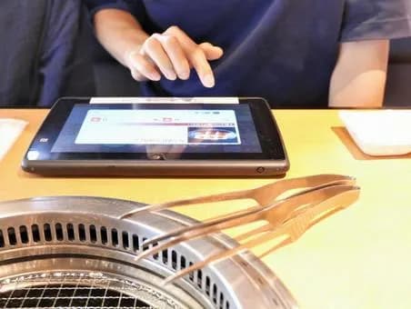 ジジババ「は?タブレットで注文!?帰るわ!!」