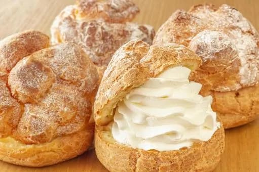 【朗報】生クリームのシュークリーム食べてる人見たら「カスタードの方が美味しいですよ」って言って回ってるwwwwwwwwwwwwwwww