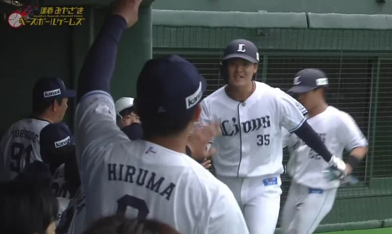 【朗報】1番センター秋山、対外試合初ホームラン!