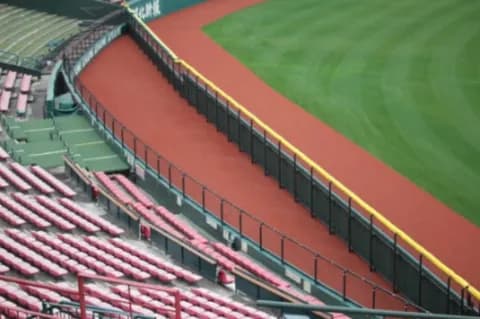 【朗報】楽天モバイル最強パーク、外野フェンスが前進www