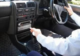 【疑問】MT車ってそんなに難しくないのに、現代日本人は敬遠するの・・・・・?