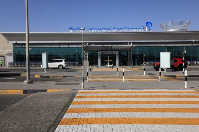 イラン、ドバイ空港の次はアブダビ空港を攻撃 アジア国籍の人物が死亡