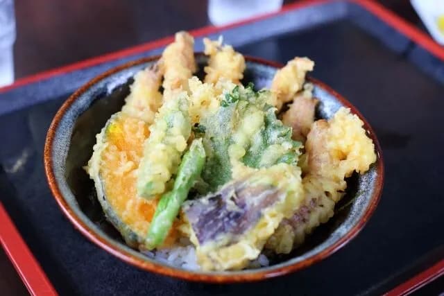 天丼(野菜だらけ)←コイツ