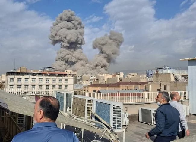 【悲報】イランご自慢のドローン部隊、アメリカ軍の前に全く役立たずwww