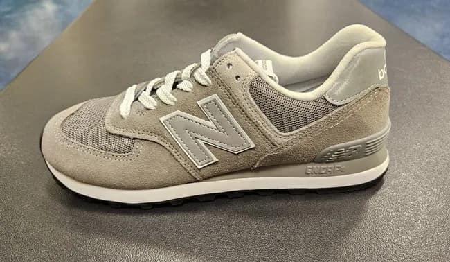 「ニューバランス」とかいう迷ったら買っとけばいいスニーカーwwwwwwwwwww