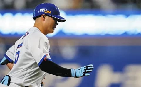 【中日】細川成也、初のホームランウイング弾は衝撃の低弾道!ウイング席の机を破壊!