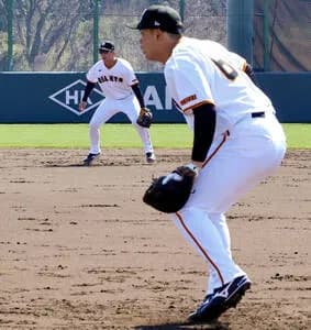 【巨人】ドラ5・小浜佑斗と荒巻悠が2軍合流 1軍は開幕に向けて絞り込みへ