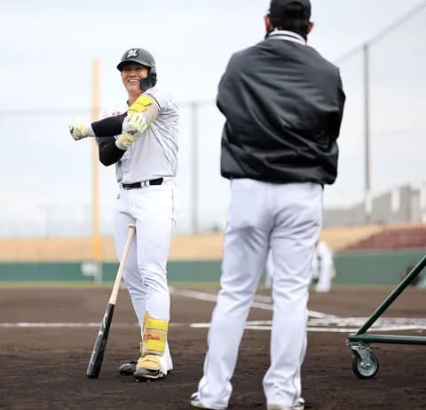 千葉魂 山本、貴重な経験糧に 侍ジャパン カブス鈴木に質問攻め 千葉ロッテ(第512回)