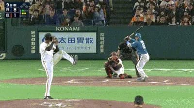 【巨人対日本ハムオープン戦】引退試合の長野久義、9回表からライトの守備につきライトフライをキャッチ!!!!!