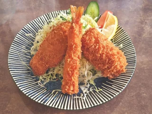 海鮮ミックスフライ エビフライ←わかる 白身魚フライ←わかる カニクリームコロッケ←!!?