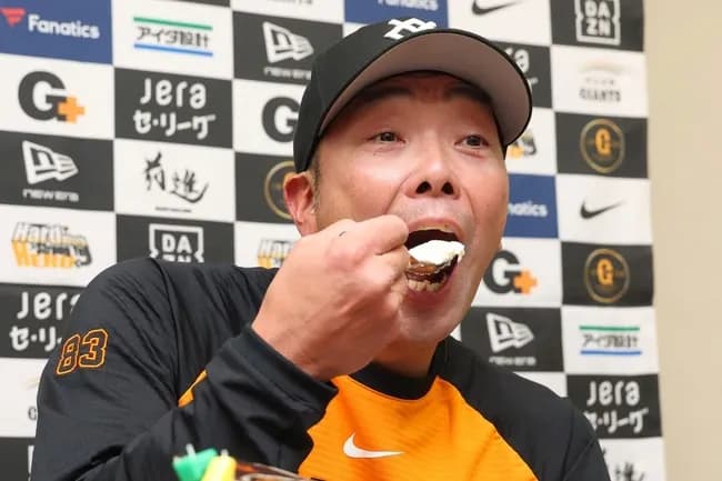 【朗報】誕生日の巨人阿部監督、47歳は楽しもうかな!とはしゃいでしまうwwwwww