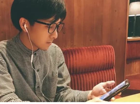 【疑問】30歳超えたらみんな何の音楽聞くの・・・・・・?