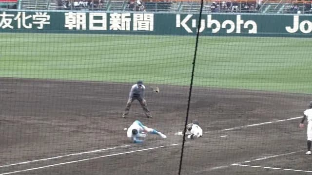 山梨学園の怪物・菰田、守備で交錯し場内騒然… 初回に豪快ホームラン