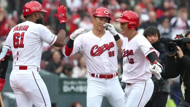 カープ佐々木2ラン&猛打賞3打点!平川2安打1打点!奨成3出塁!栗林3回3失点。赤木アリアら0封も益田炎上。代打秋山同点打で引分け【広島5-5SB/OP戦試合結果】