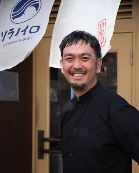 【悲報】ラーメン屋の社長さん、モスバーガーで騒いでる小学生にマジギレして炎上wwwwwwww