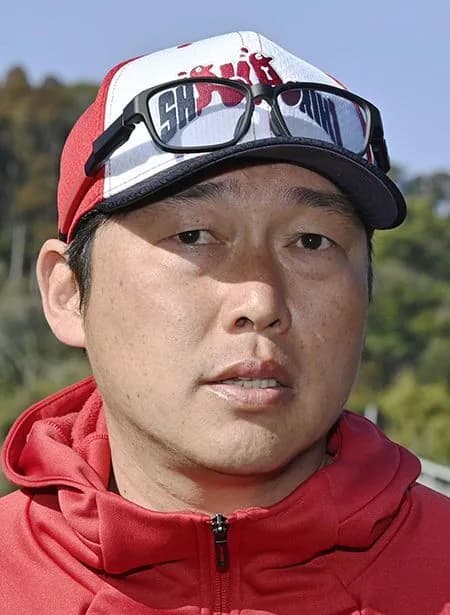 ルーキー投手に「それでもプロか!」とブチギレ…“2年連続Bクラス”広島・新井貴浩監督(49)が「優しい兄貴分」から「鬼」に豹変