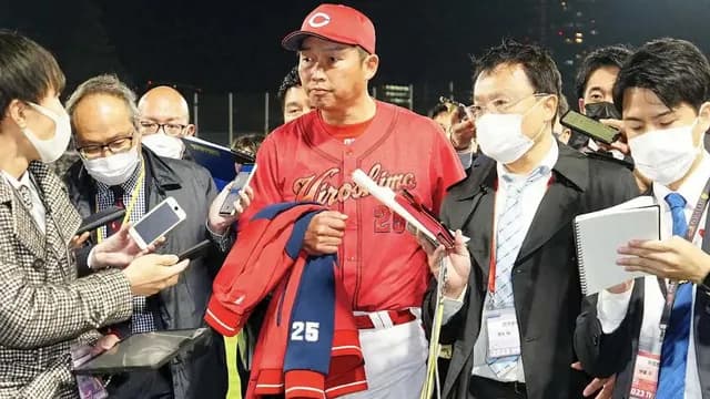 カープ新井監督に文春砲『優しい兄貴分』から『鬼』に豹変