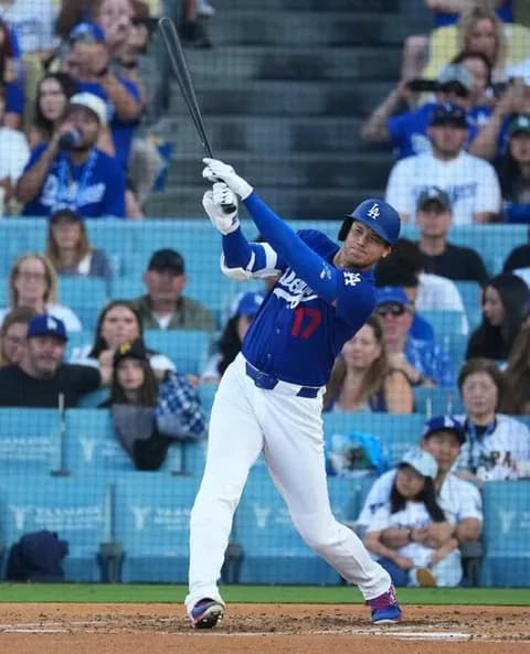 【MLB】大谷翔平 第2打席で右前打放ち3戦連続ヒット!今春初の二刀流出場で投手は4回まで圧巻11奪三振
