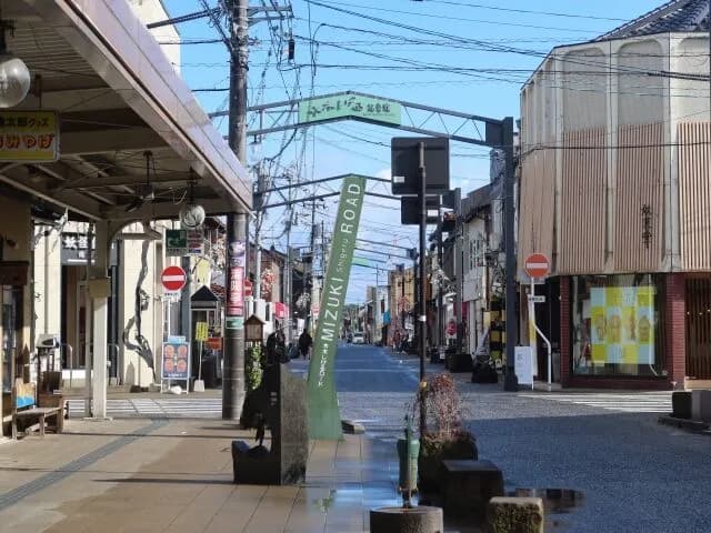 拷問官「鳥取県の観光地を言え」お前ら「水木しげるロード!」