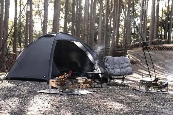 【大悲報】ソロキャンプに来てるんだが、土砂降りwwwwww