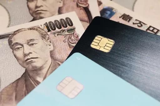 【超絶悲報】月末の支払い41万円残高12万円wwwwwwwwwwwwwwww