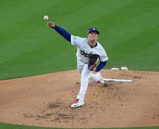 山本由伸 6回まで2失点 日本選手初の2年連続開幕白星へ 先制2ラン被弾も味方の強固な援護