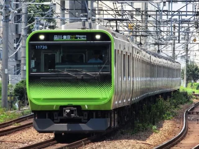 都内って年収1000万超えてても電車通勤するん?