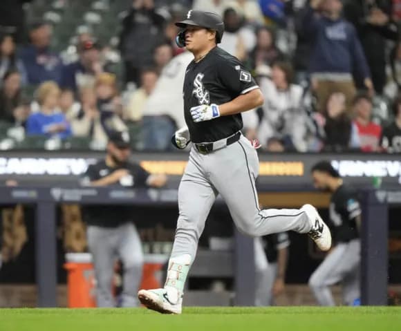 【悲報】村上宗隆、メジャー初安打が初アーチもチームが20三振で退廃wwwwwwww