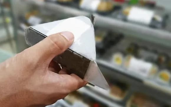 【朗報】コンビニで買える日本人の主食、ついに「米粒状澱粉加工品」になるwwwwwwww