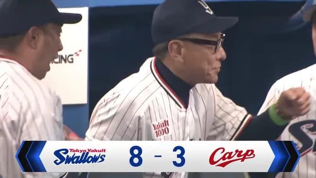 ヤクルトスワローズが4勝無敗で首位