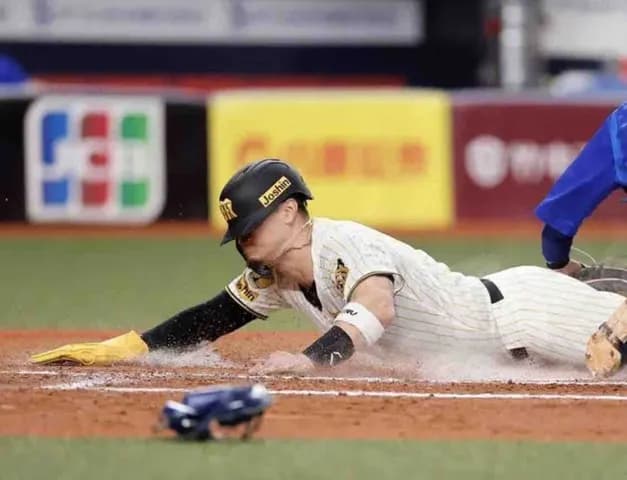 阪神・佐藤輝 先制V撃 輝く“王者ユニ”でデュプランティエ粉砕「燃えるものもありました」 六回激走ホームイン