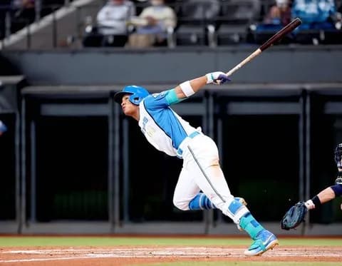 【日本ハム】万波中正が両リーグ最多5発 絶好調の理由は横尾コーチとの“反省会”