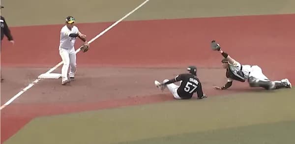 最後の挟殺プレー、ラッキーではなく練習通りだった模様 谷川原「僕たち捕手は何百回とやってきたプレー」