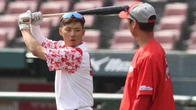 カープ中村奨成がバントマシーン化。12球団1位の6犠打も打率.107の打撃不振に