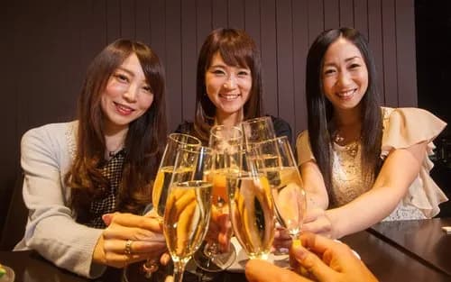 【悲報】「あ、この子すぐヤらせてくれるな」って女の子の特徴wwwwwwwwww