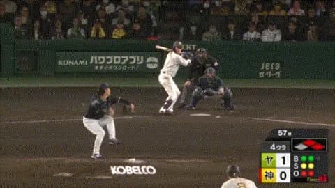 ヤクルト・伊藤、綺麗なトンネルで同点に追い付かれるwww