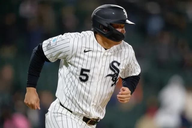 【悲報】村上宗隆 打率.200(35-7) 4本塁打 7打点 OPS.869 14三振 出塁率.326 長打率.543←率直な感想