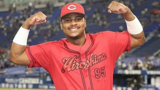 カープ新井采配『主砲モンテロ8番』←これ。