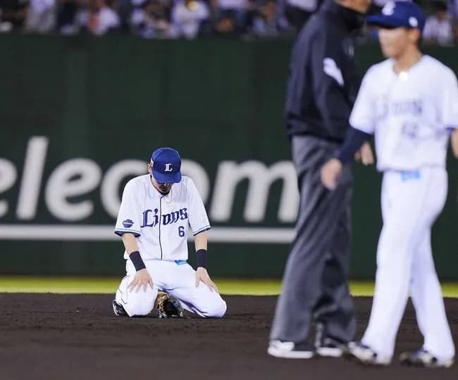 西武源田壮亮、9回に痛恨の2点適時失策で逆転負けwwwwwww