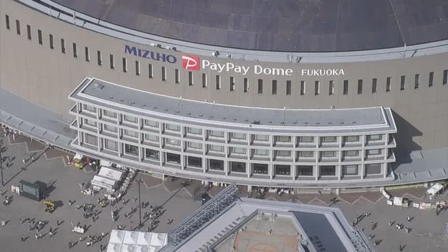 ソフトバンクホークスファンさん、球場内で喫煙し係員を呼んだ若者を蹴りつけ逮捕