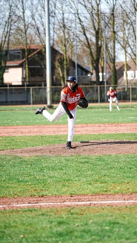 画像 元ロッテ石川歩さん、めっちゃロン毛になって発見される