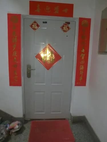 【衝撃】中国さん、ドアの中身がまさかの段ボールだったwwwwwwwwww