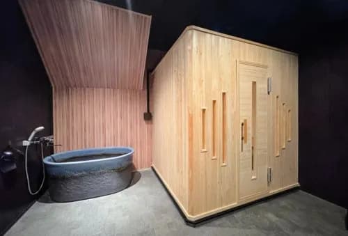 【悲報】個室サウナさん、ガチで大爆発してしまうwwwwwwwwww